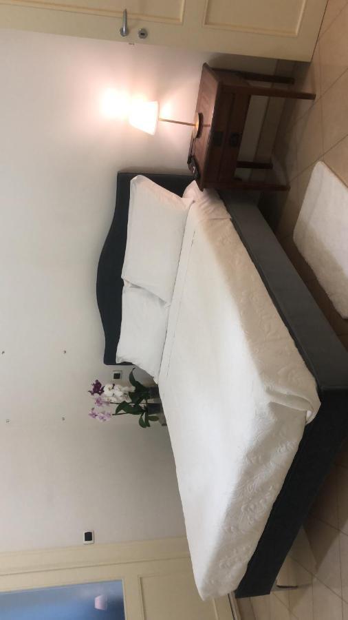 Maison Flores Deluxe Bari Esterno foto